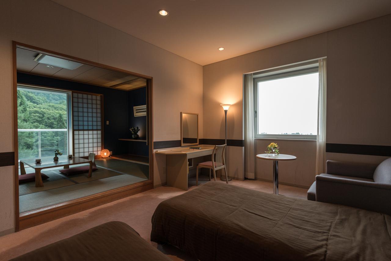 ทากามิยะ โฮเต็ล ริวริคูระ รีสอร์ต Hotel ยามากาตะ ภายนอก รูปภาพ